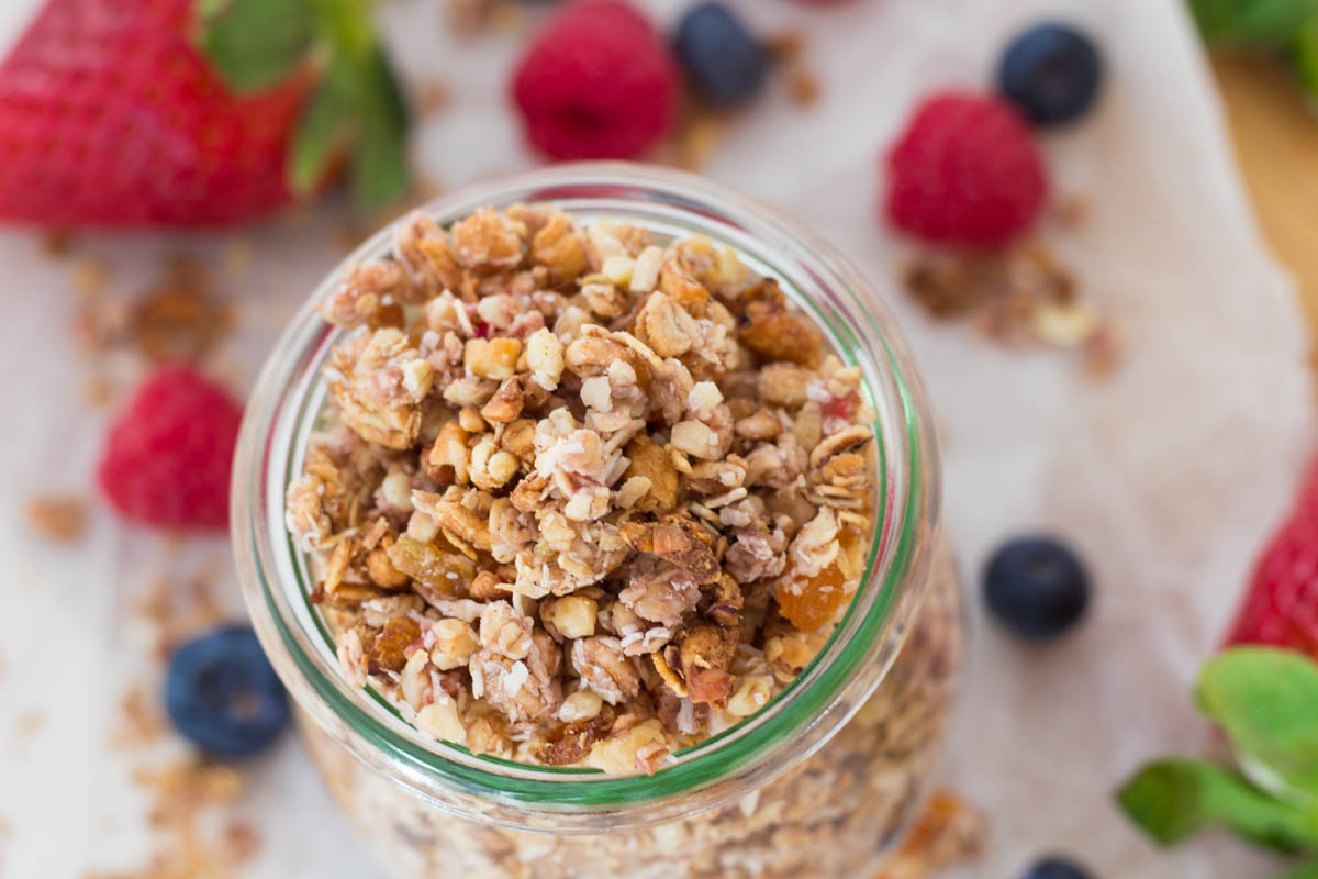 Fruchtiges Knuspermüsli mit Erdbeeren, Aprikosen &amp; Kokos ⋆ ...