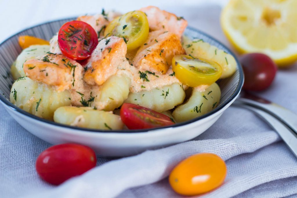 Gnocchi-Lachs Pfanne mit Tomaten ⋆ Lieblingszwei * Foodblog