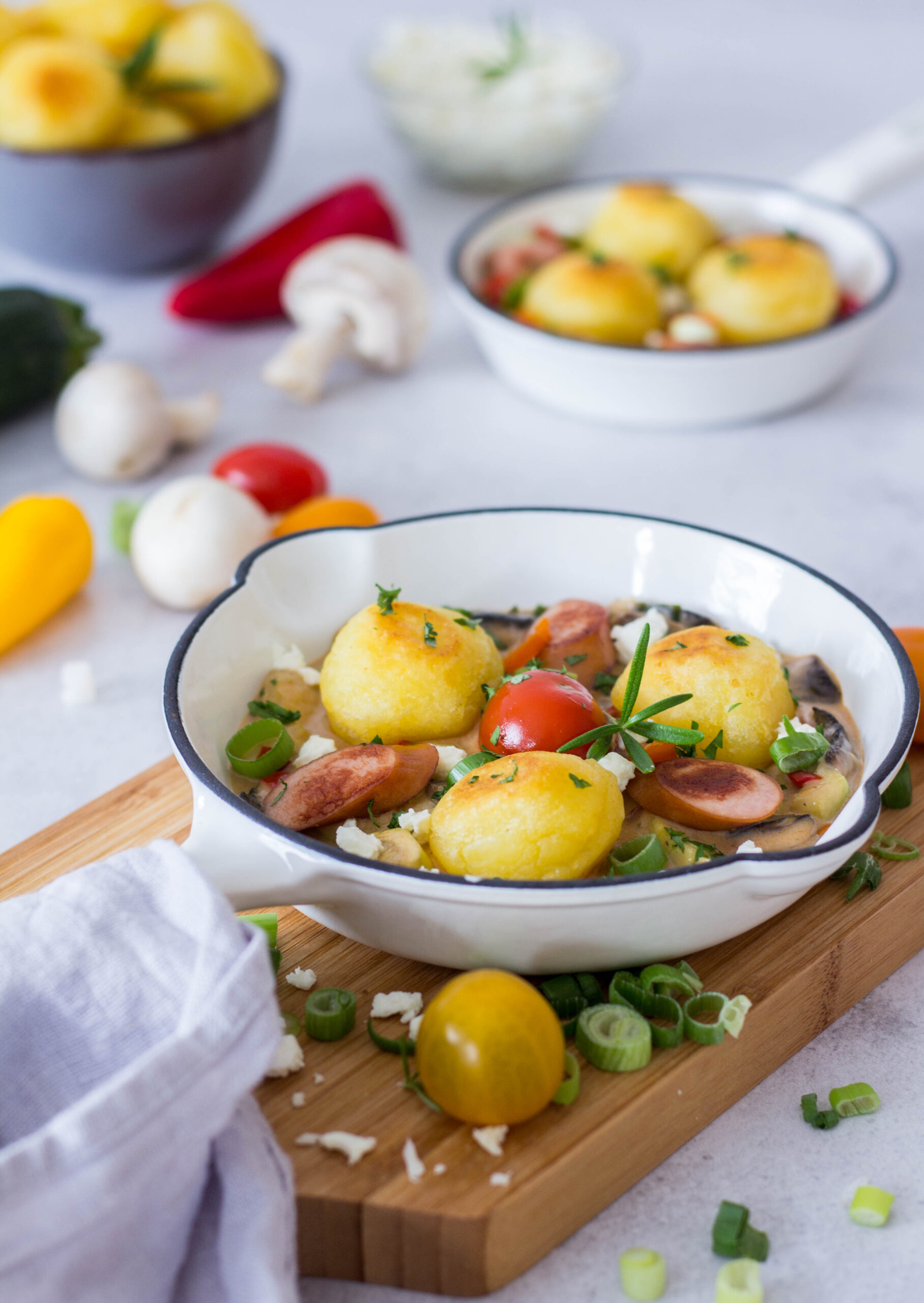 Knödelinopfanne mit Gemüse & Würstchen ⋆ Knödelinopfanne mit Gemüse & Würstchen ⋆