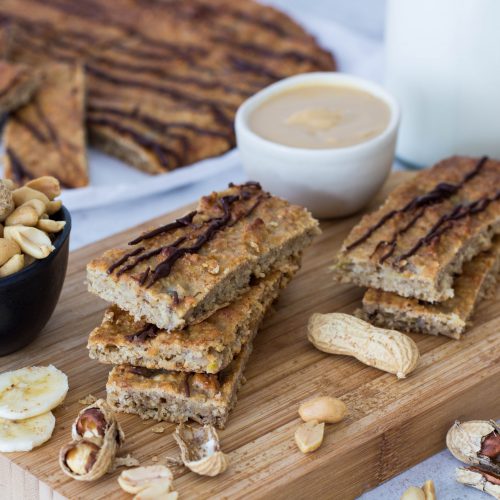 Bananen-Haferflocken Riegel mit Erdnussmus - gesunder Snack