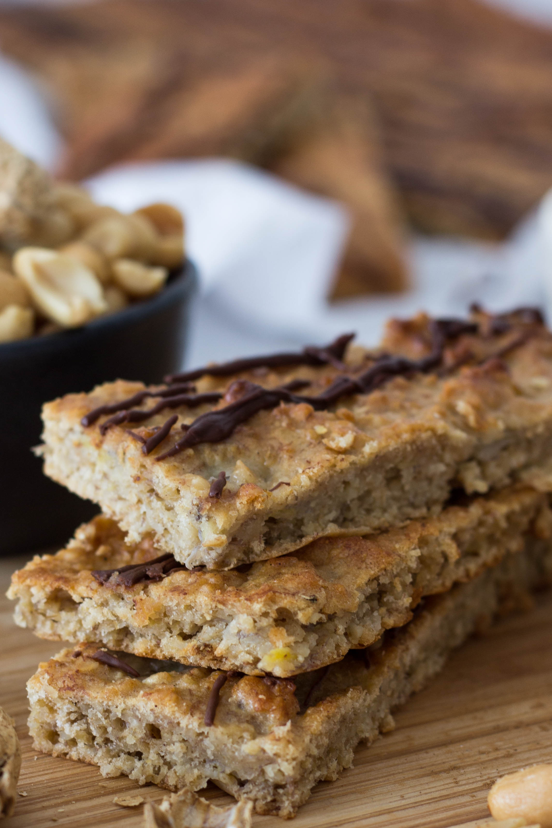 Bananen-Haferflocken Riegel mit Erdnussmus - gesunder Snack