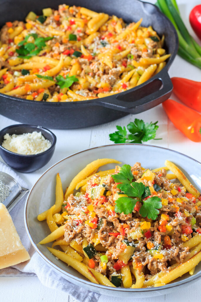 Schupfnudelpfanne mit Hackfleisch und Gemüse