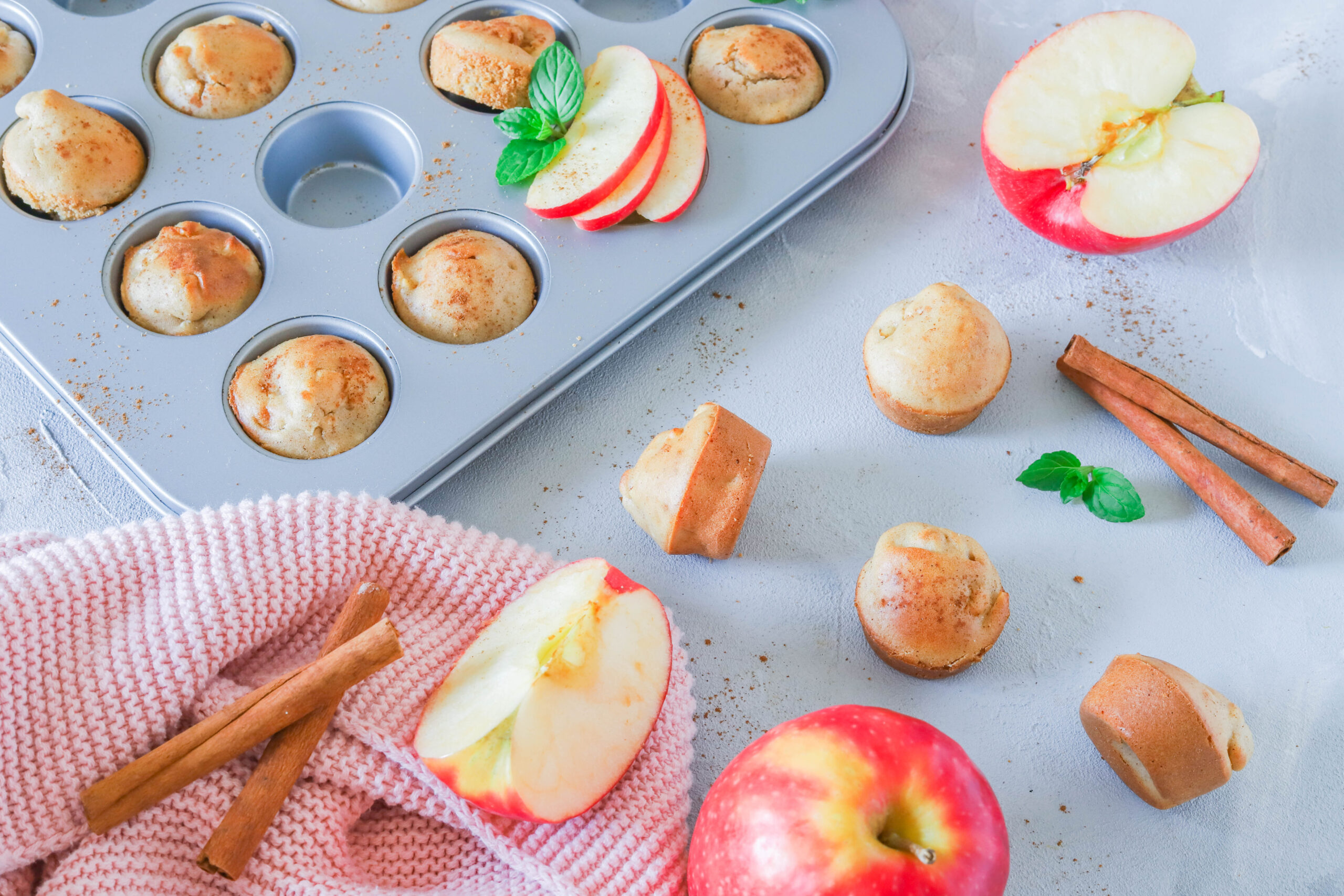 Mini Muffins Mit Apfel Zimt Gesunder Snack Lieblingszwei Foodblog 