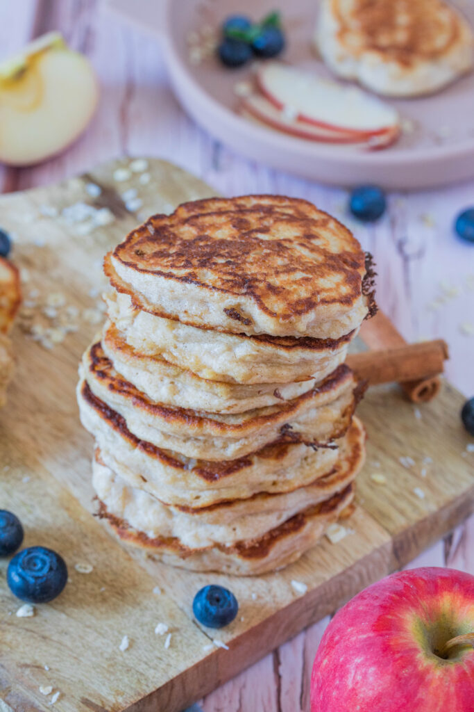 Pancakes mit Apfel und Joghurt - ein schnelles Rezept für Kinder