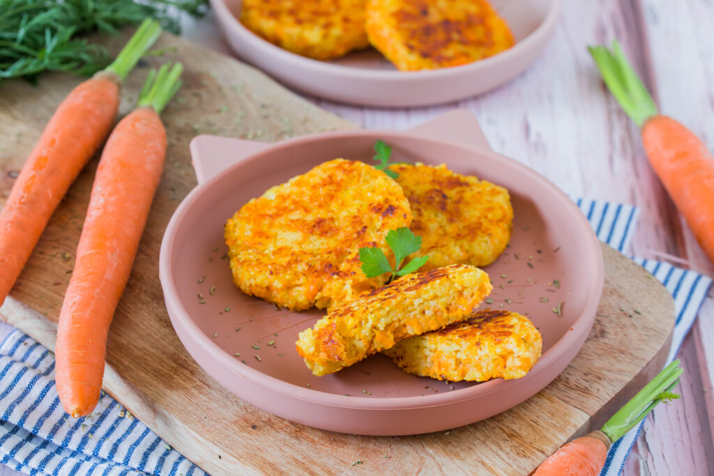 Schnelles Mittagessen für Kinder- Couscous-Karottentaler mit Käse