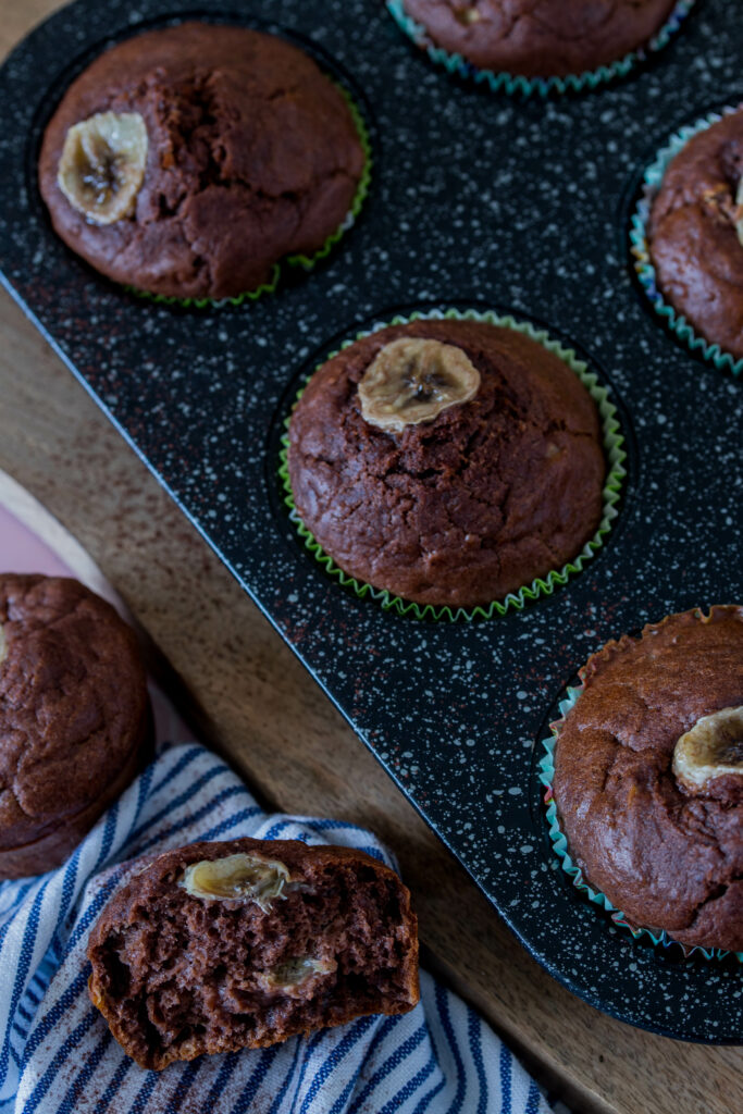 Schneller Snack für Kids- einfache Schoko-Bananenmuffins für die Brotdose