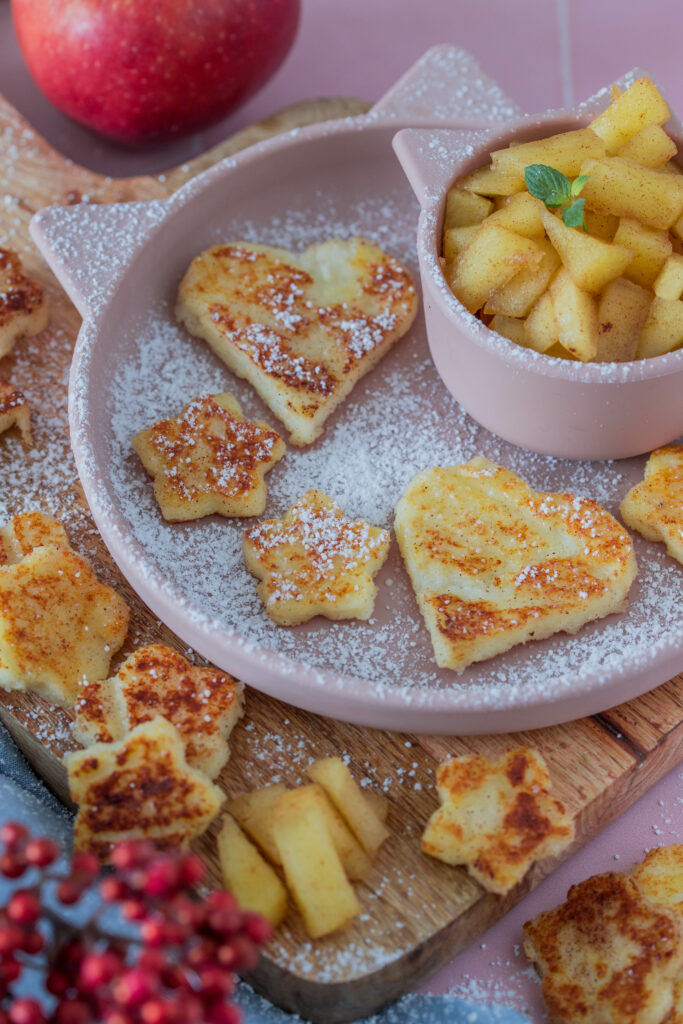Grießplätzchen mit Zimtäpfeln