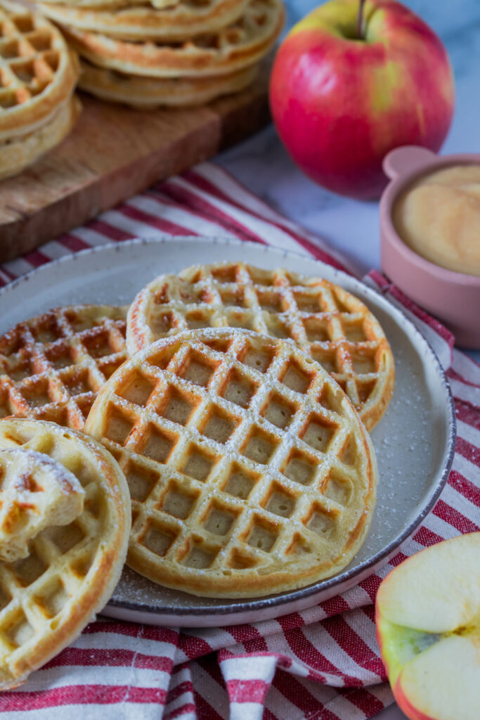 Apfelwaffeln - schnelles, einfaches Rezept ⋆