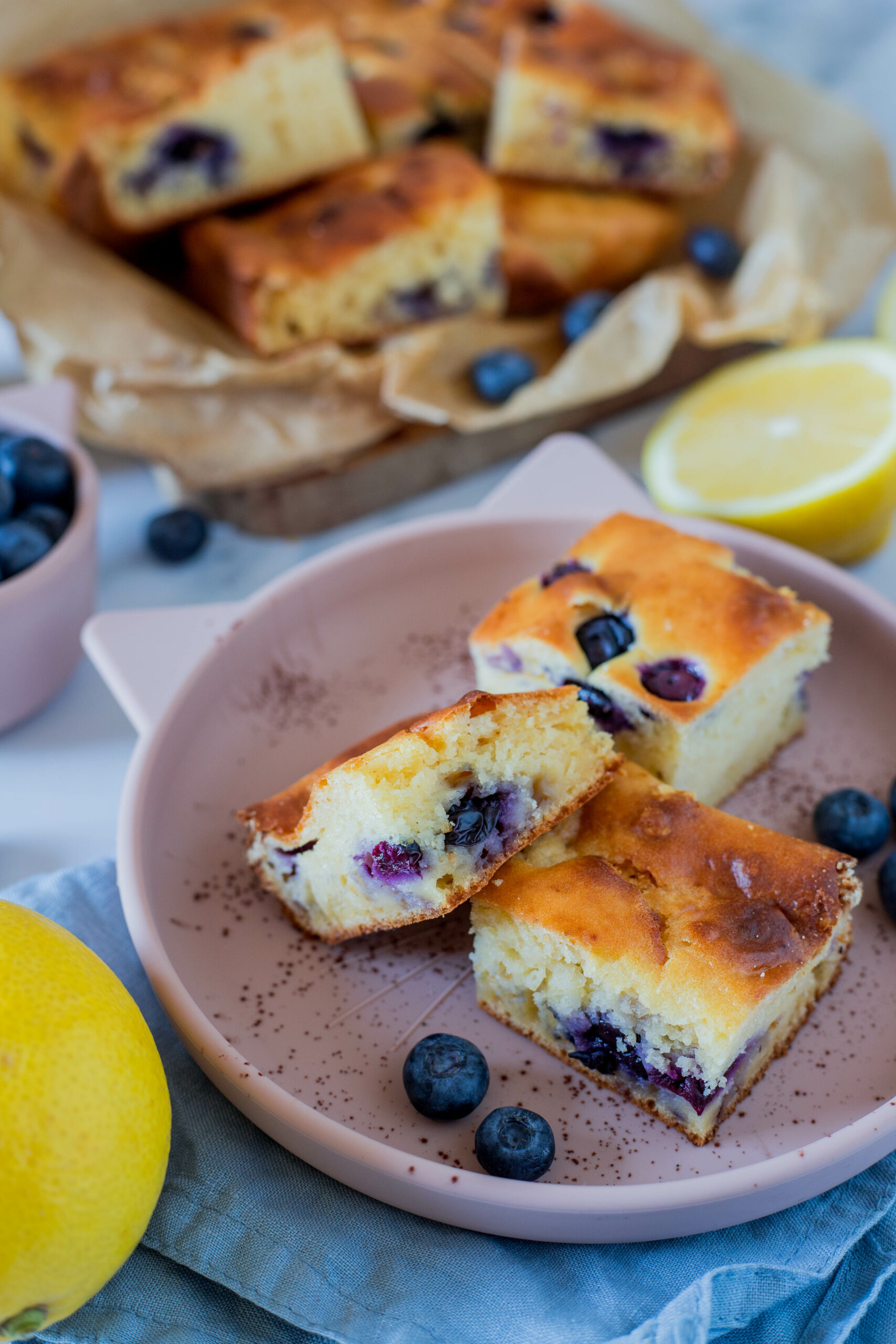 Heidelbeerschnitten mit Joghurt und Zitrone ⋆