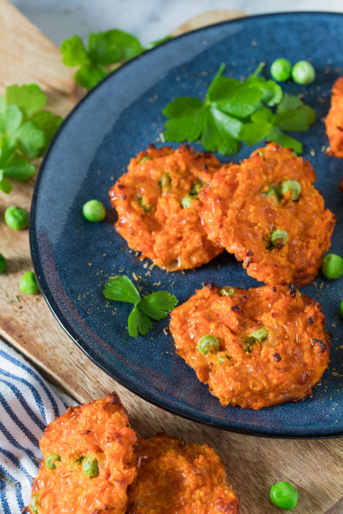 Süßkartoffeltaler mit Erbsen - herzhafter Snack für Kids