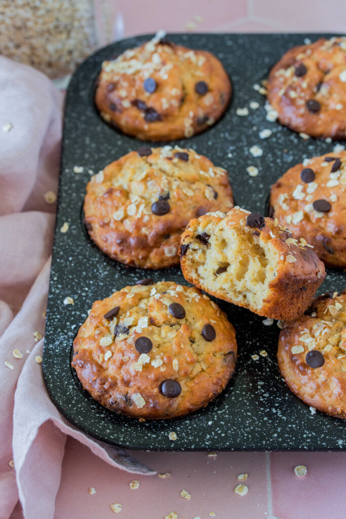 Schneller Snack für unterwegs - Joghurtmuffins mit Haferflocken.