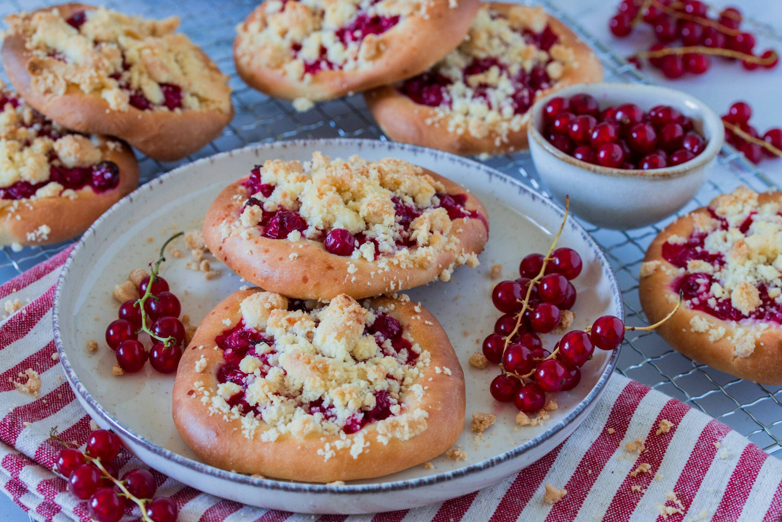 Johannisbeer-Streusel Taler ⋆ Lieblingszwei * Foodblog