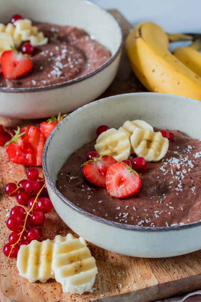 Lecker Zwischenmahlzeit für Kinder - Schoko-Bananen Grießpudding
