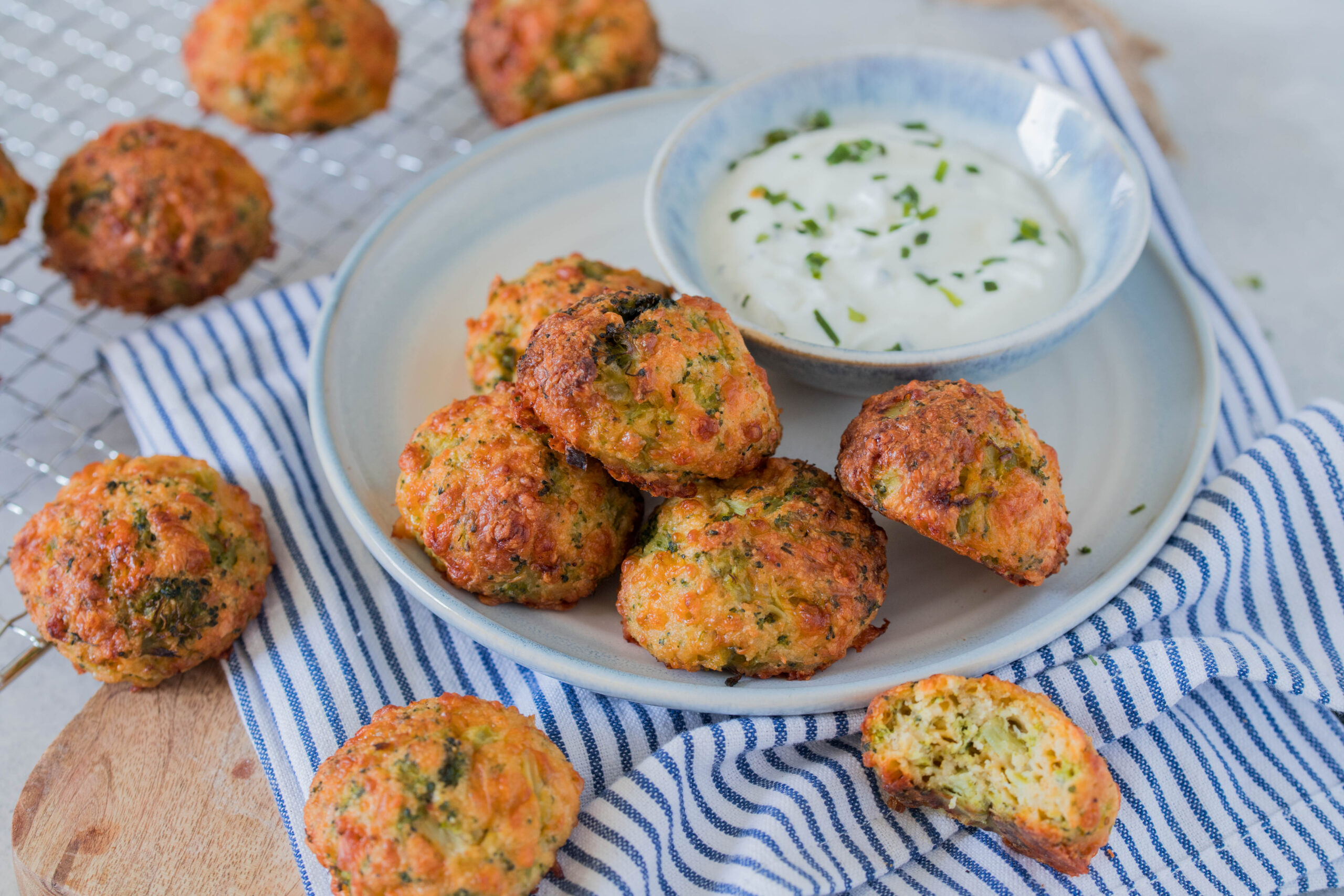 Brokkoli-Käse Bällchen
