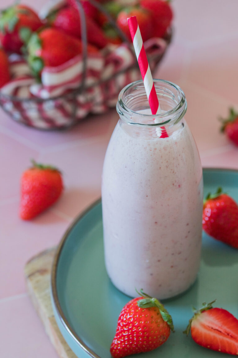 Erdbeer Milchshake - ohne Zucker ⋆ Lieblingszwei * Foodblog