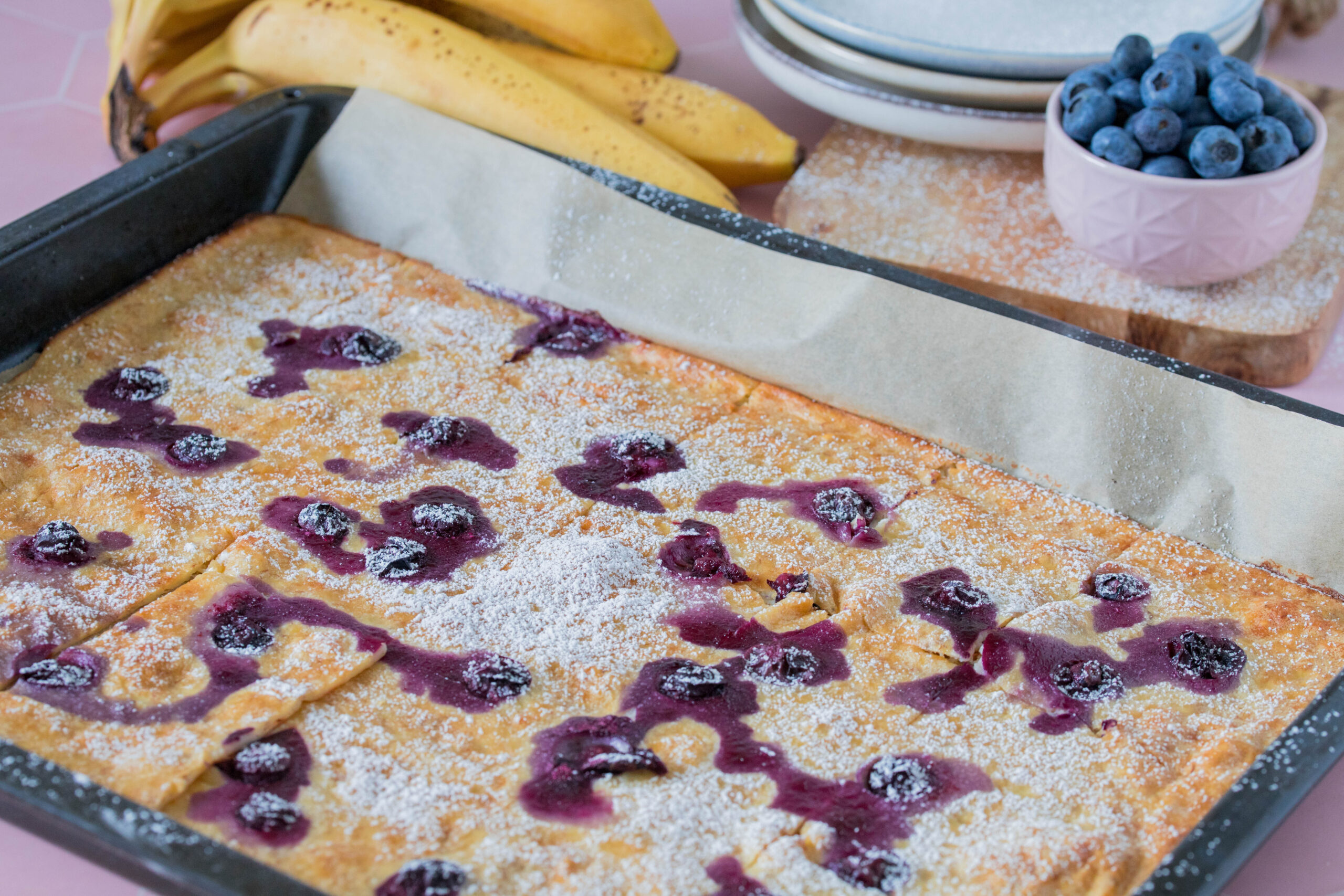 Schneller Ofenpfannkuchen mit Bananen