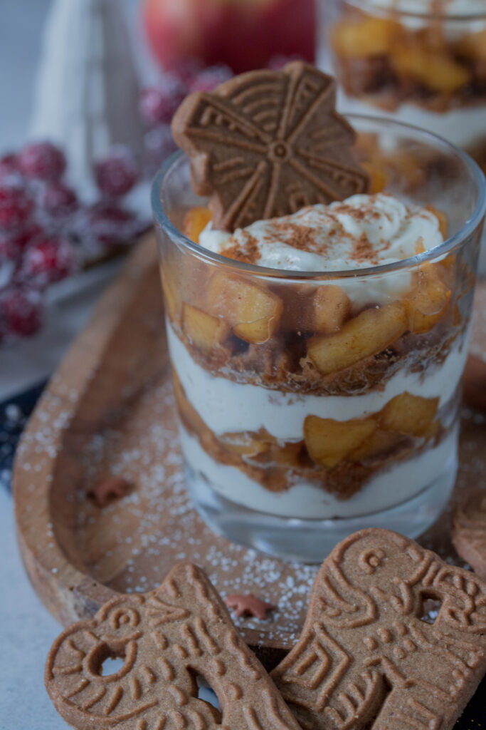 Spekulatius Dessert mit Äpfeln