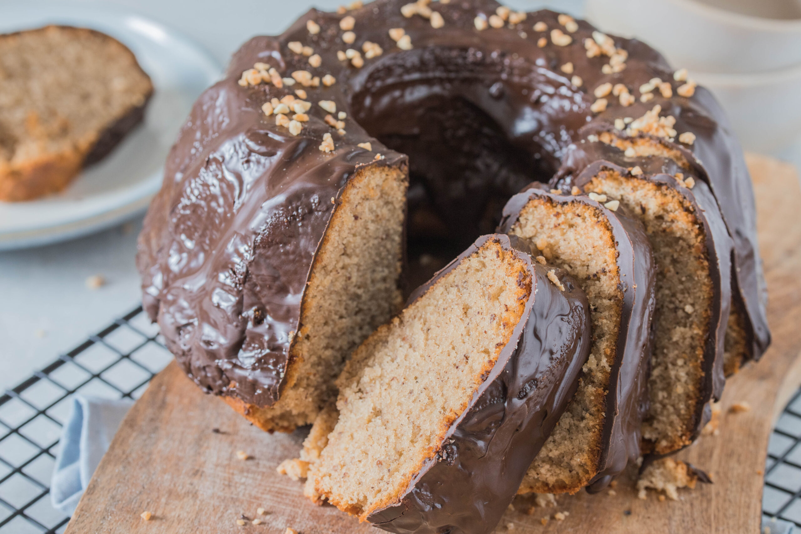 Saftiger Nuss-Gugelhupf Saftiger Nuss-Gugelhupf