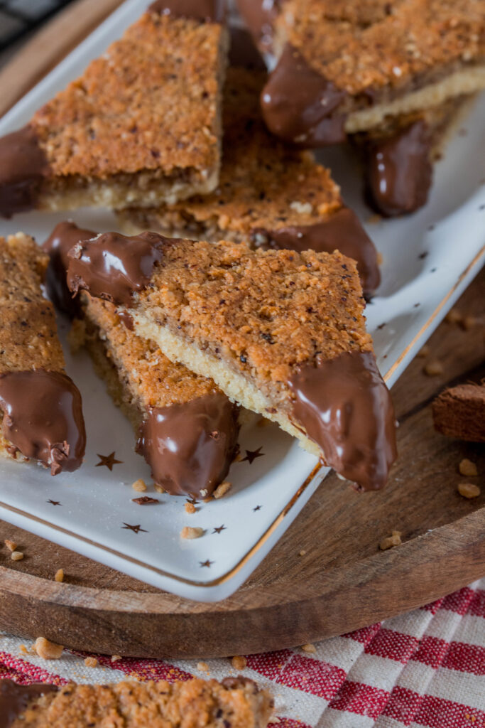 Marzipan-Nussecken Marzipan-Nussecken