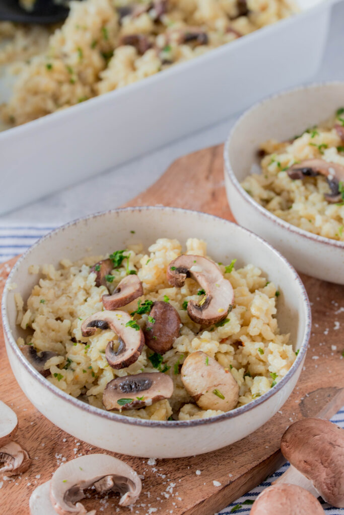 Neben Petersilie passen auch Schnittlauch, Thymian oder italienische Kräuter sehr gut zu den Pilzen. Neben Petersilie passen auch Schnittlauch, Thymian oder italienische Kräuter sehr gut zu den Pilzen.