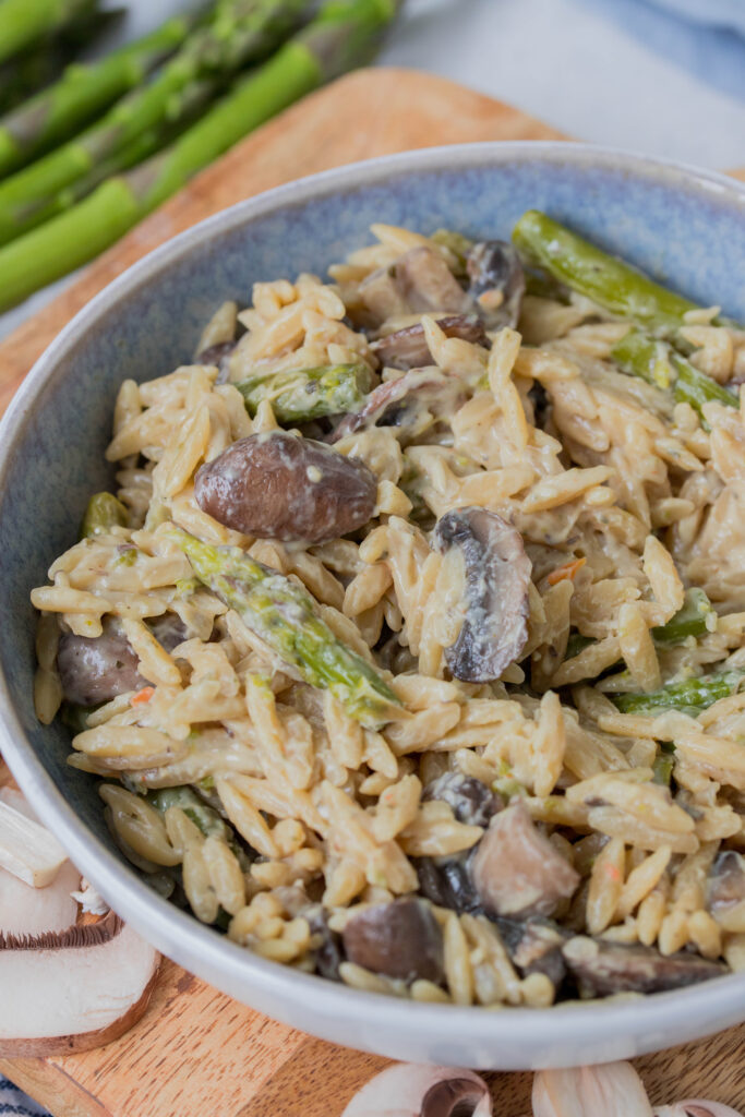 Orzo-Spargel One-Pot