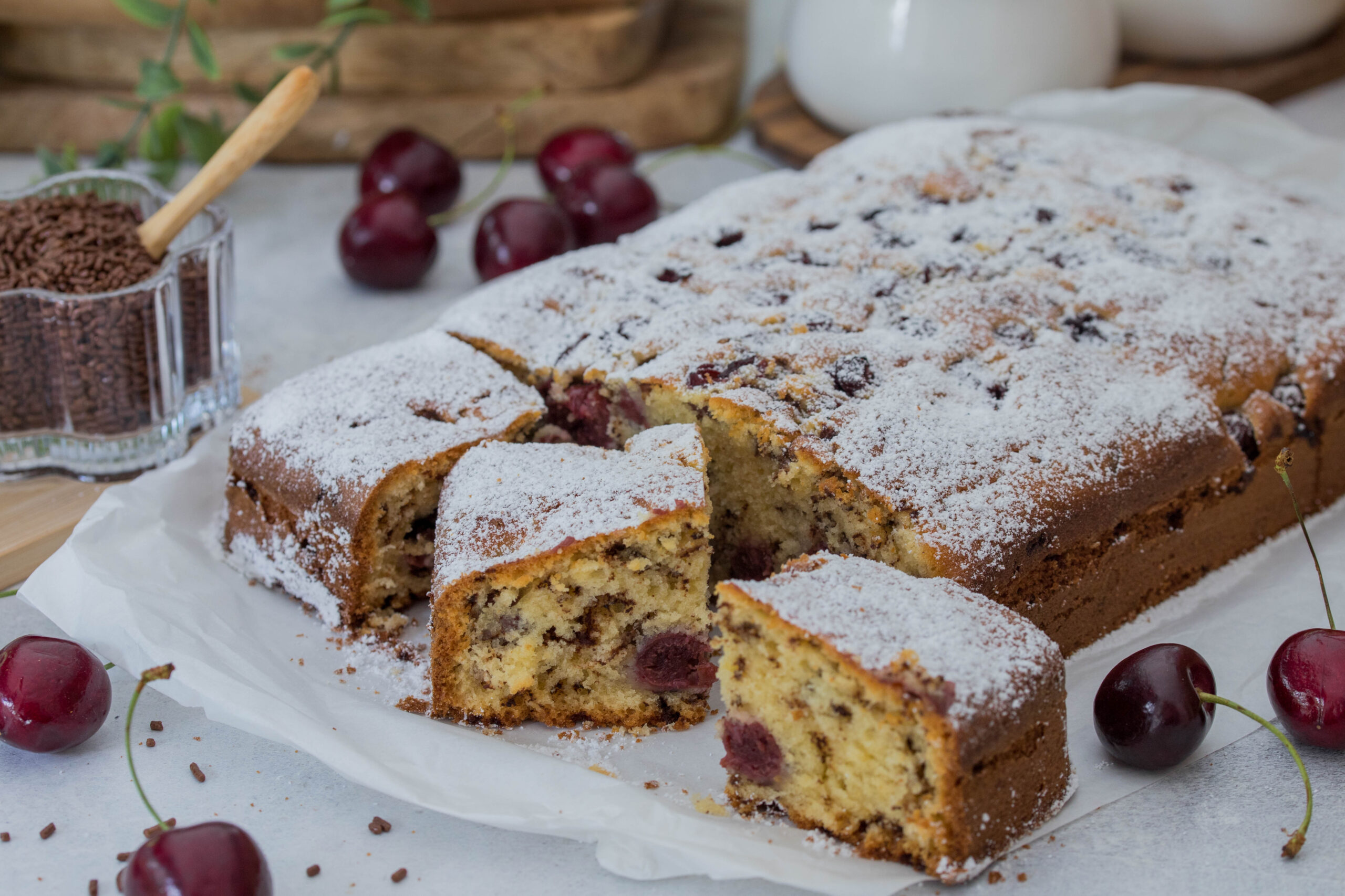 Kirschkuchen mit Schokostreuseln Kirschkuchen mit Schokostreuseln