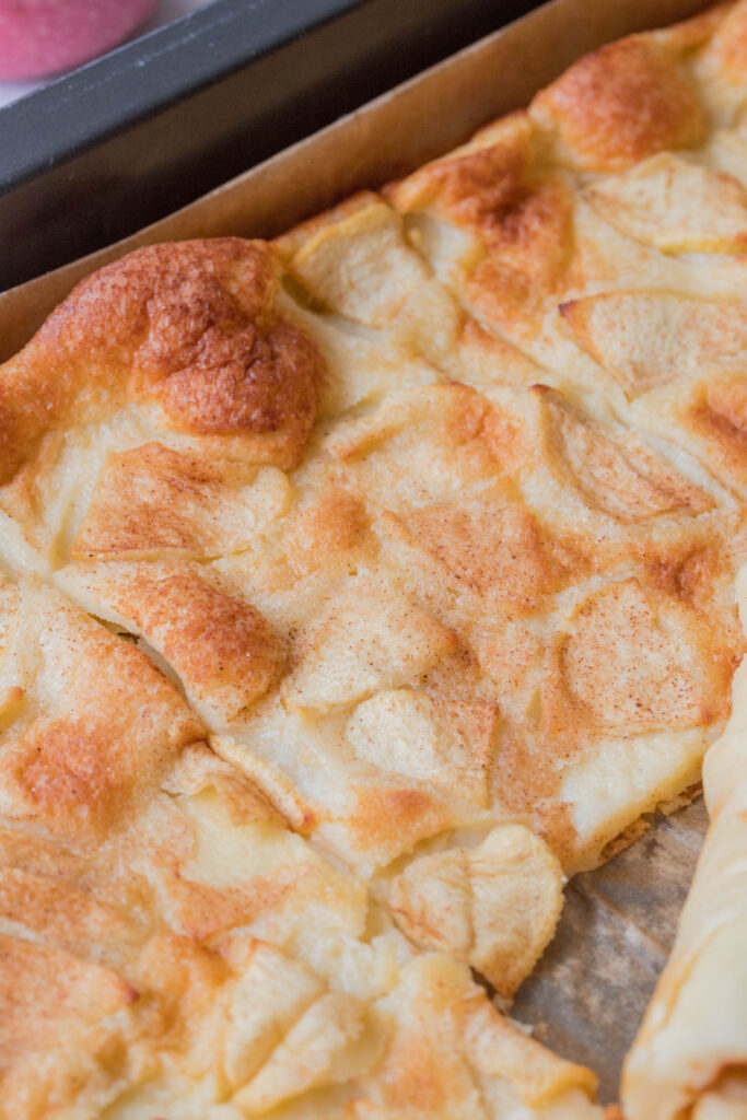 Ofenpfannkuchen mit Äpfeln Ofenpfannkuchen mit Äpfeln